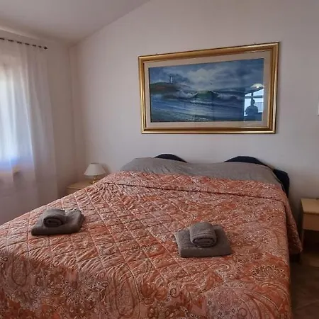 Alessandra Apartment *